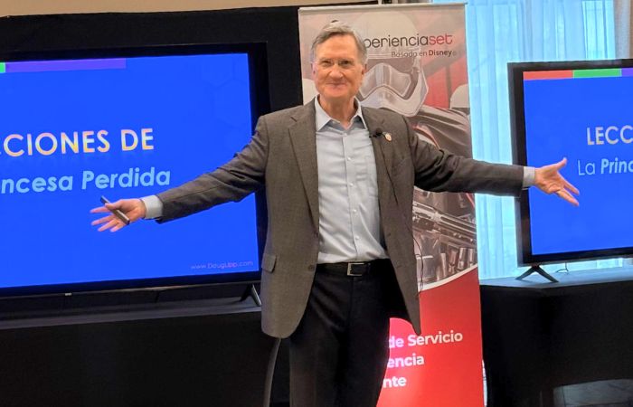 Conferencia Doug Lipp